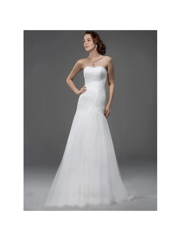 Abito da sposa a sirena minimal in tulle senza decorazioni